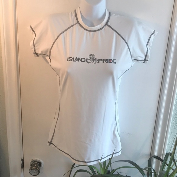 White Island Pride Rashguard SPF50 - Picture 1 of 10